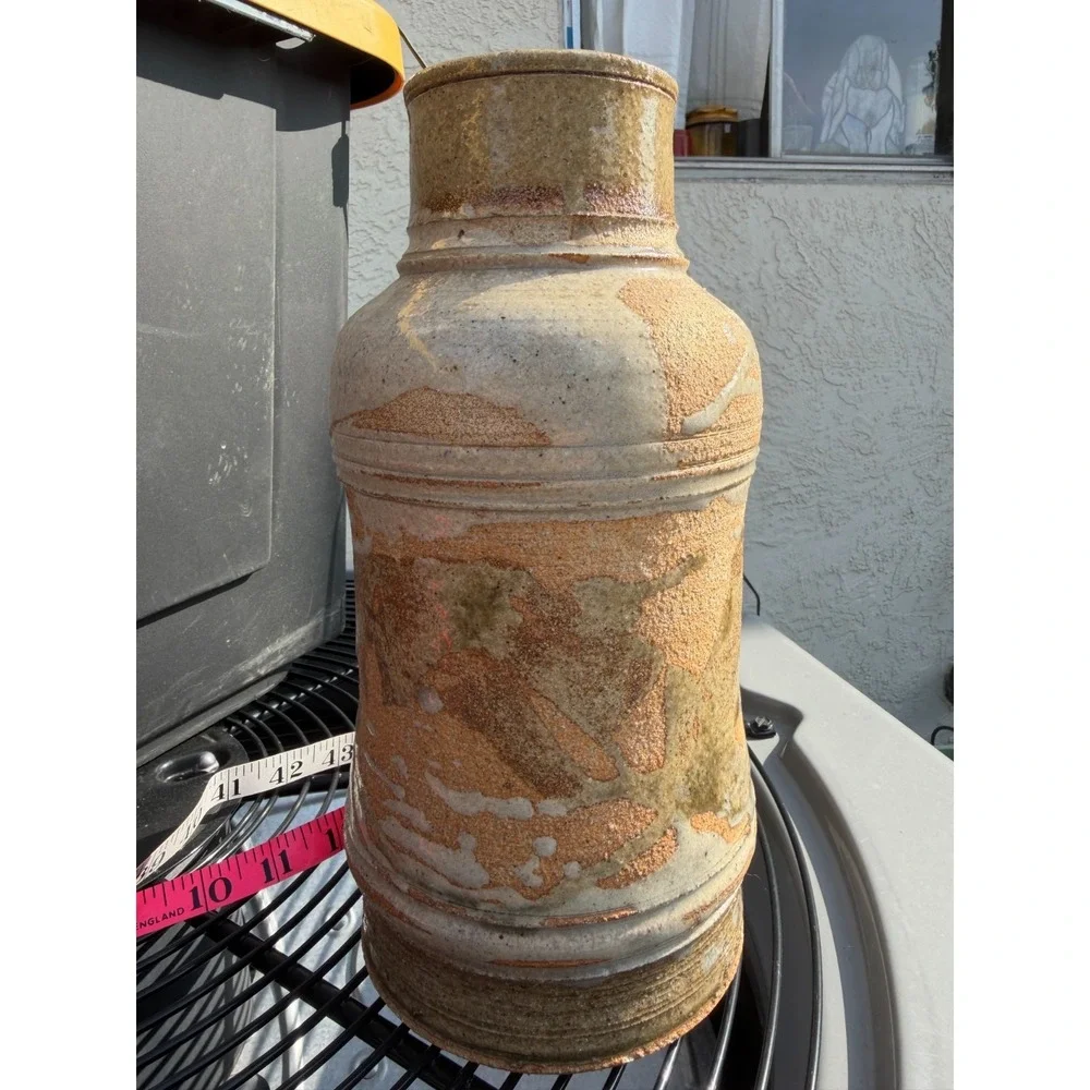VTG Hand-crafted Ceramic Vase Art Pottery Home Decorative Brown and Beige Finish